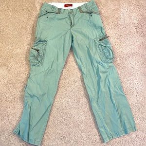 Hollister women’s size 7 cargo straight leg pants, green